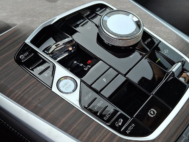 New 2026 Skyscraper Grey Metallic BMW xDrive50e image 13