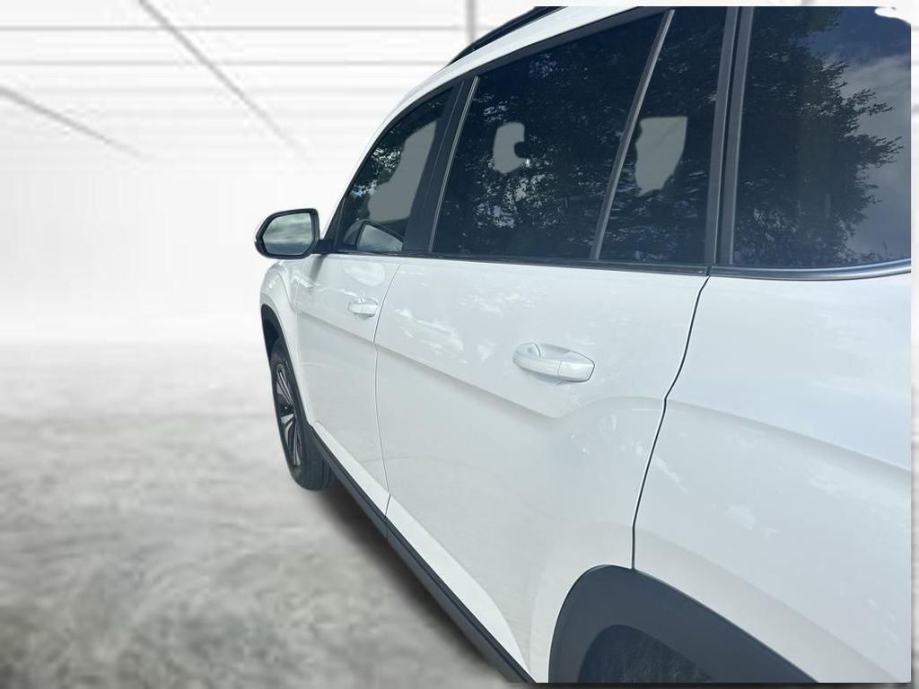 New 2026 Silver Volkswagen SE w/Technology image 27
