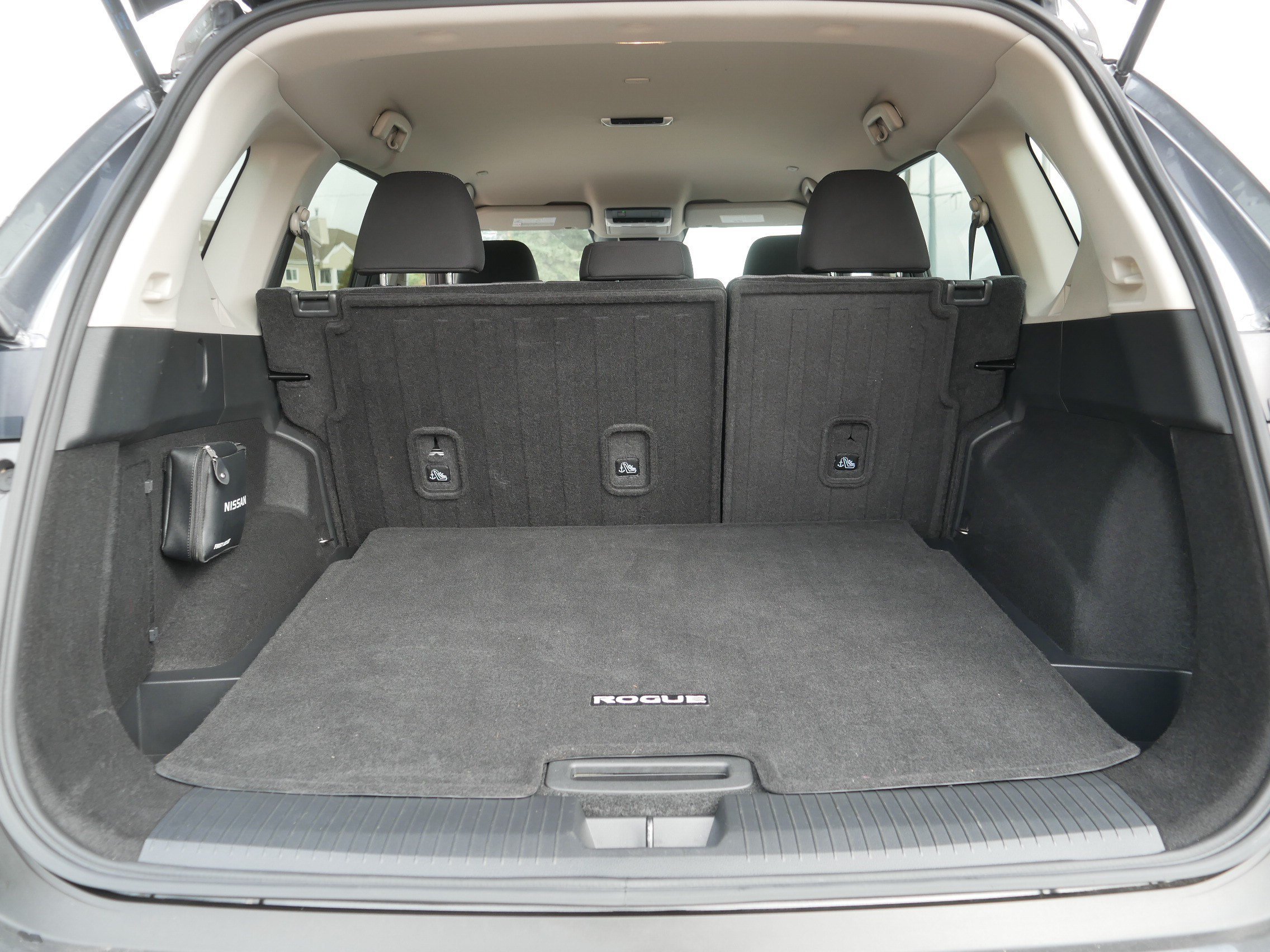 Certified Used 2023 Gun Metallic Nissan SV image 18