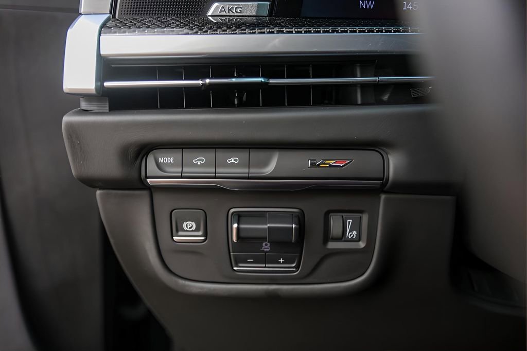 2025 Cadillac Escalade V-Series - Photo 15