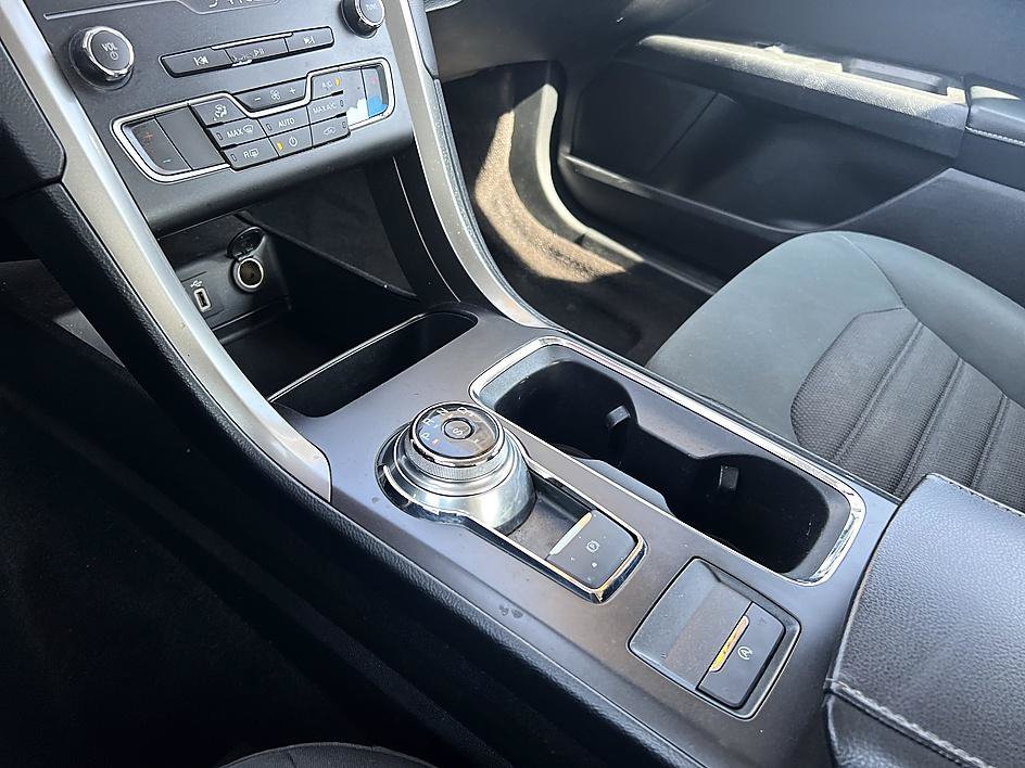 Used 2019 Magnetic Ford SE image 26
