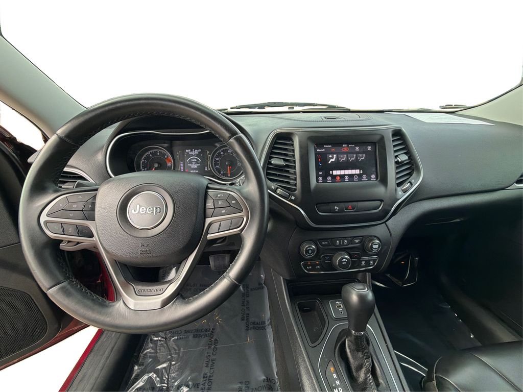 Used 2019 Velvet Red Pearlcoat Jeep Latitude Plus image 30