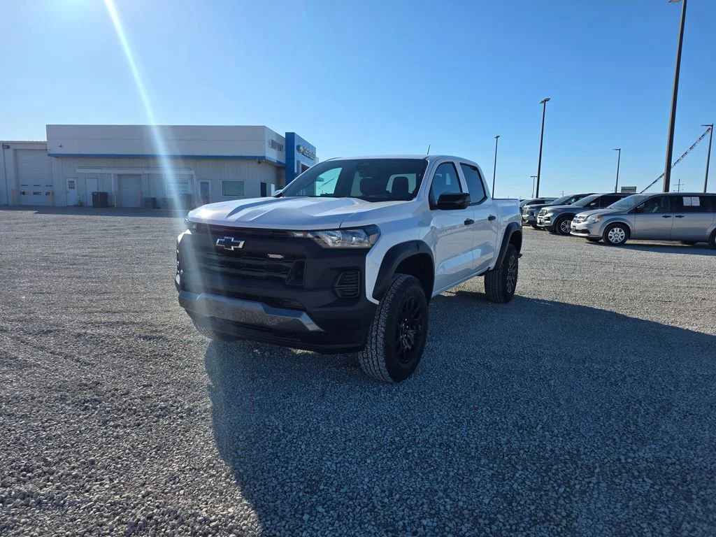 New 2026 Summit White Chevrolet Trail Boss image 7