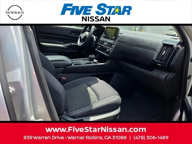 Used 2024 Silver Nissan S image 16