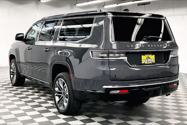 Used 2025 Baltic Gray Metallic Clearcoat Jeep Series III image 2