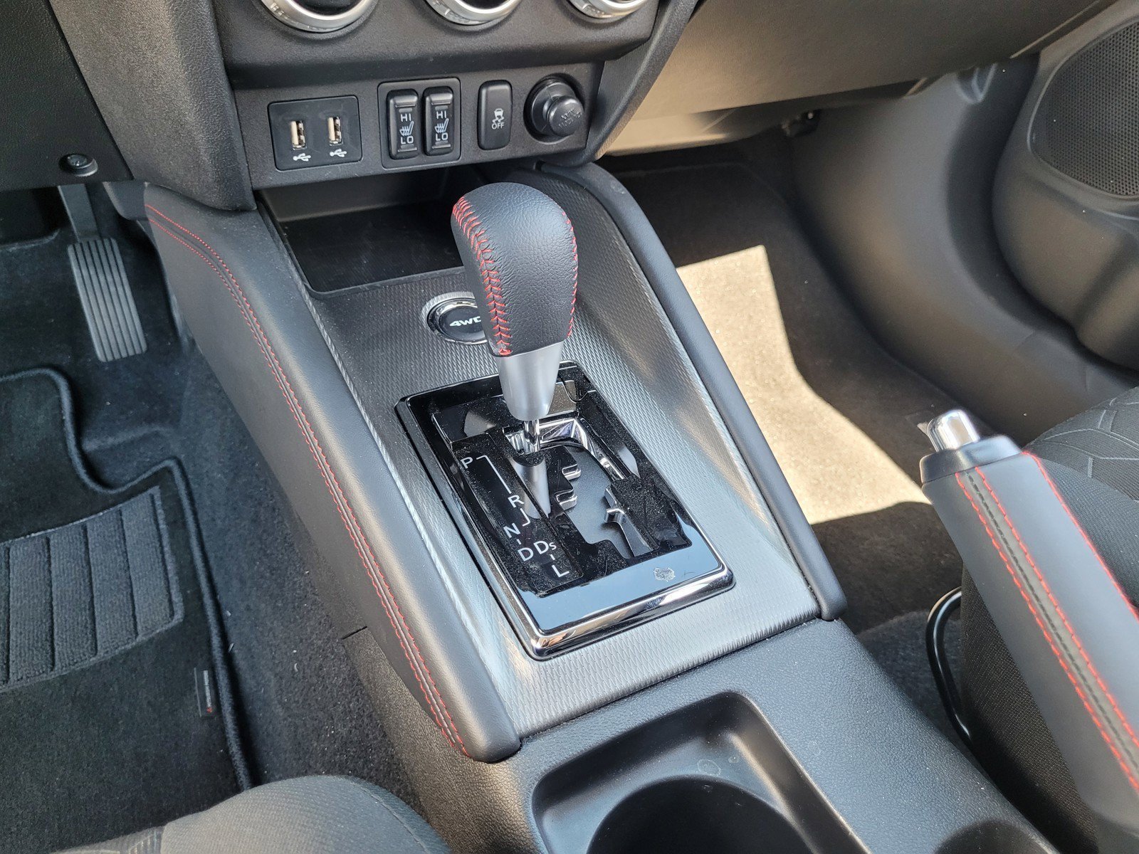 Used 2026 Silver Mitsubishi S image 19