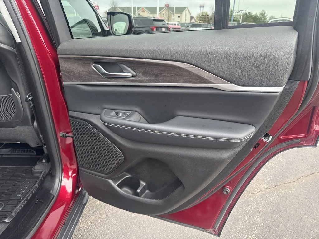 Used 2023 Red Jeep Limited image 39