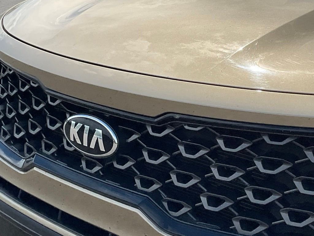 Used 2021 Crystal Beige Kia S image 17