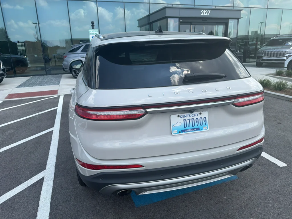 Used 2022 Ceramic Pearl Metallic Tri-Coat Lincoln Standard image 11