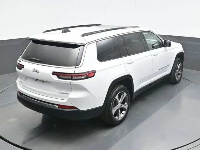 Used 2025 White Jeep Limited image 17