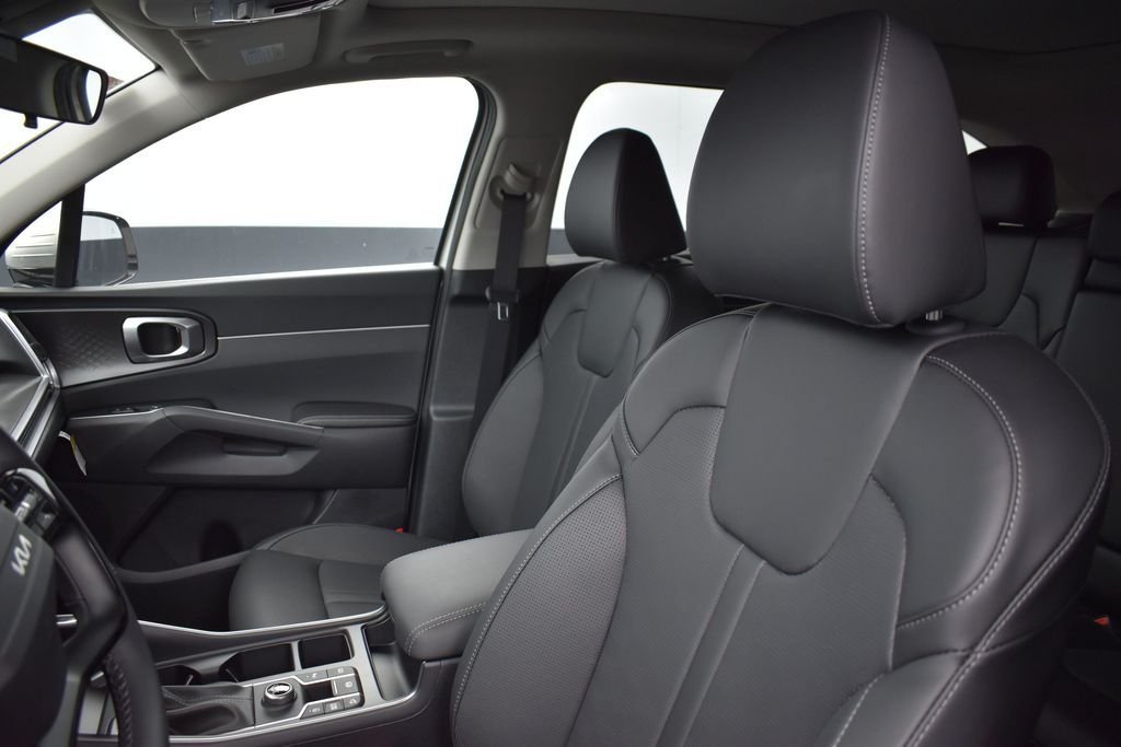 New 2026 Ivory Silver Kia S image 9