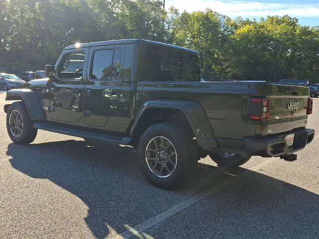 Used 2022 Green Jeep Overland image 4