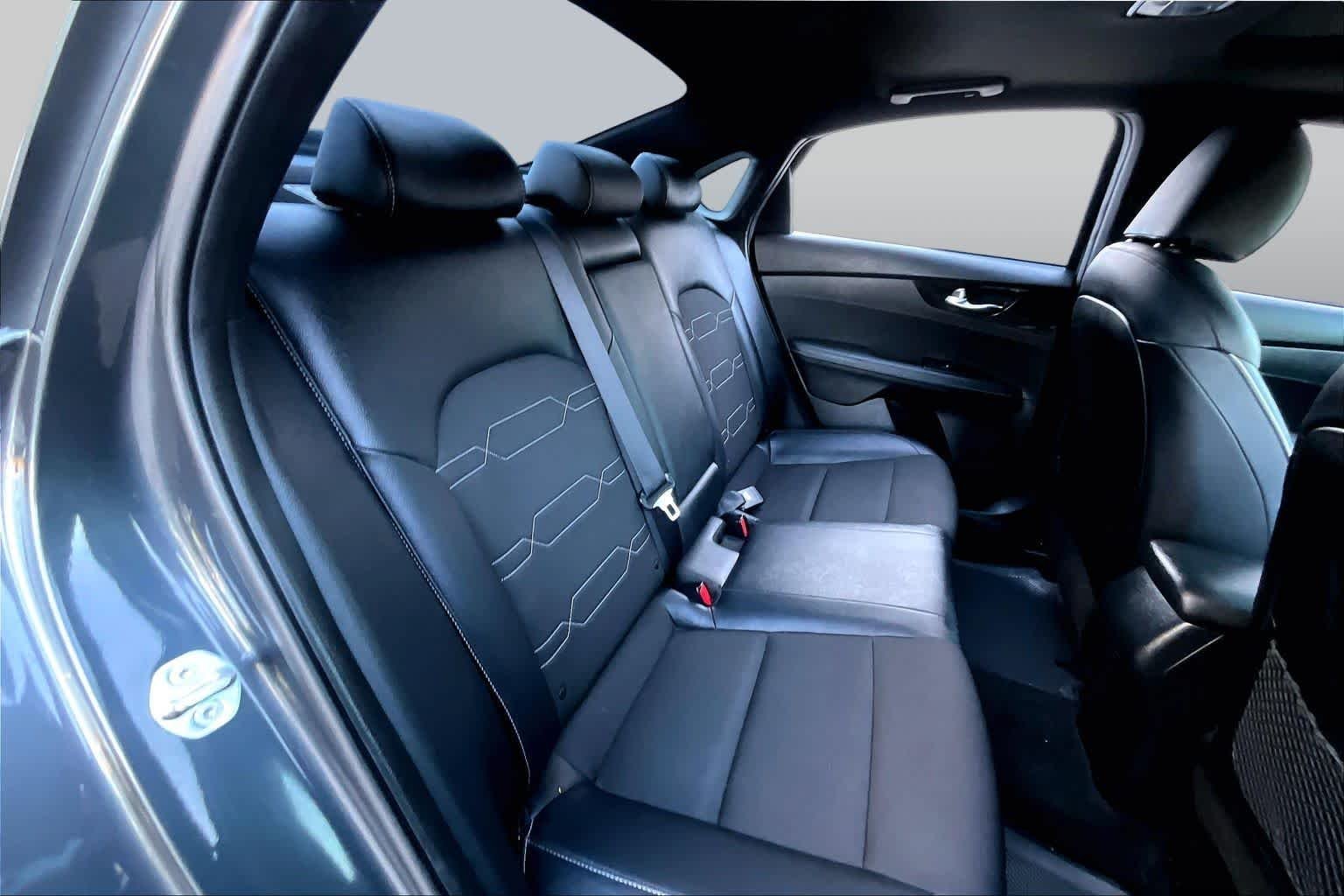 Used 2024 Gravity Gray Kia GT-Line image 19