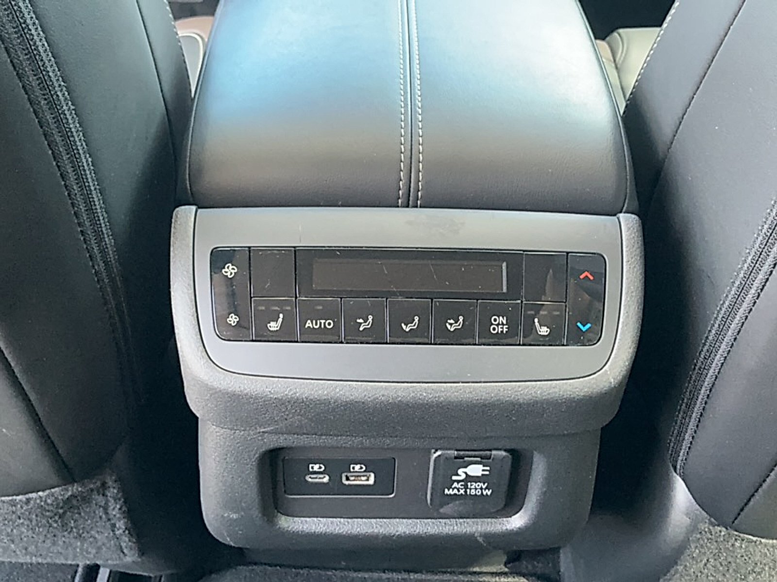 Used 2023 Super Black Nissan Platinum 4WD image 17