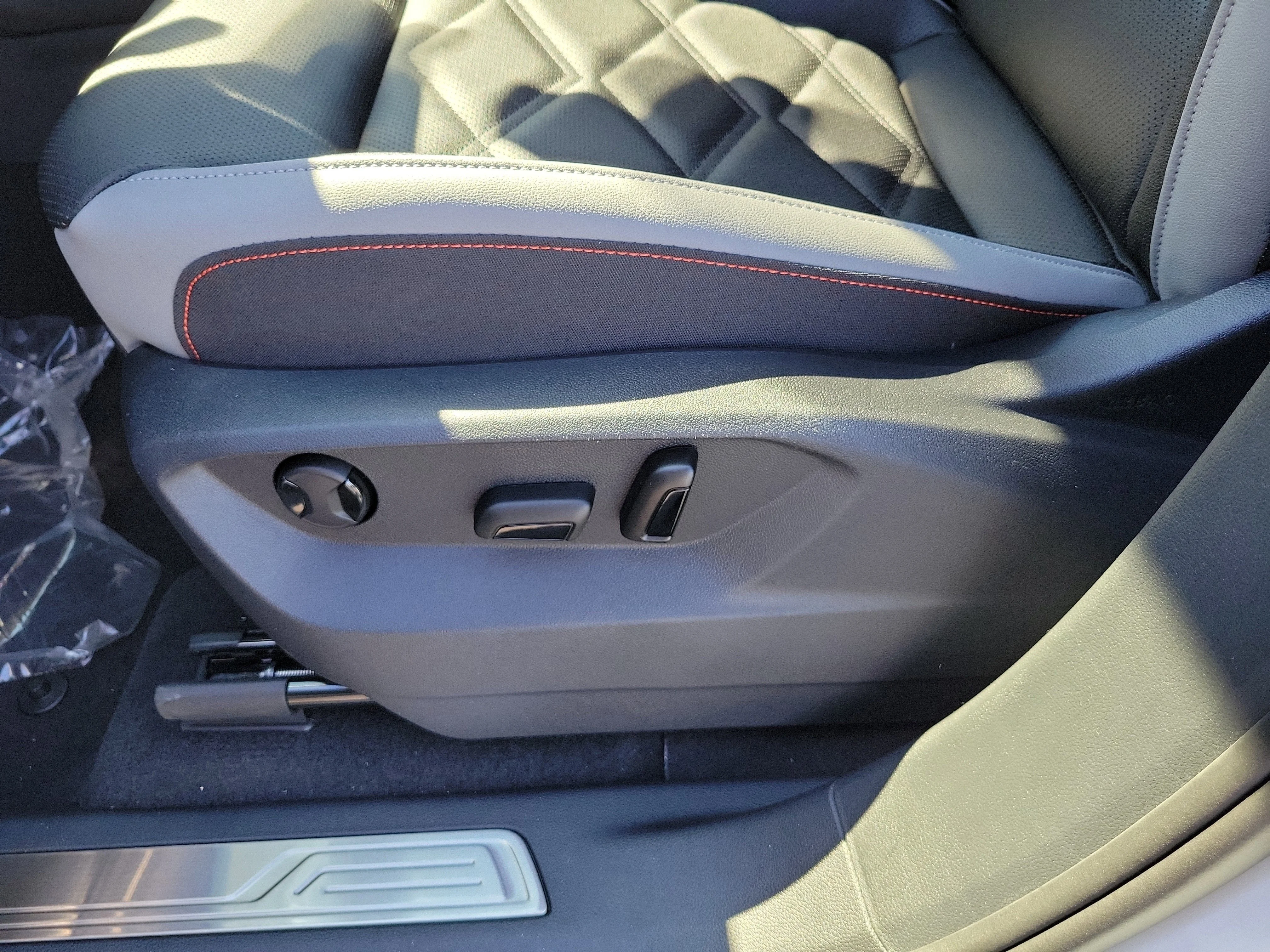 New 2026 White Volkswagen Peak Edition image 20