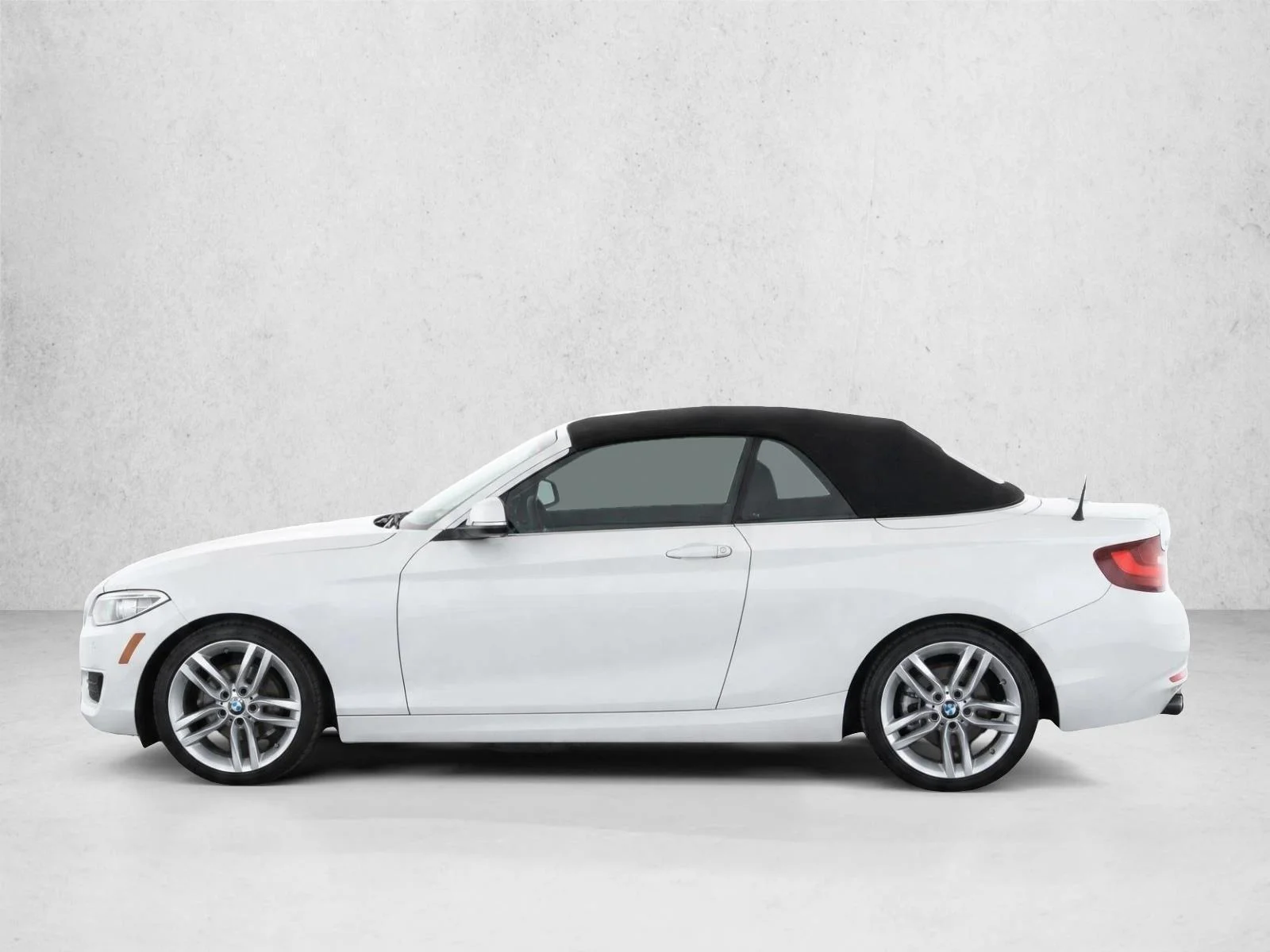 Used 2016 Alpine White BMW 228i image 4