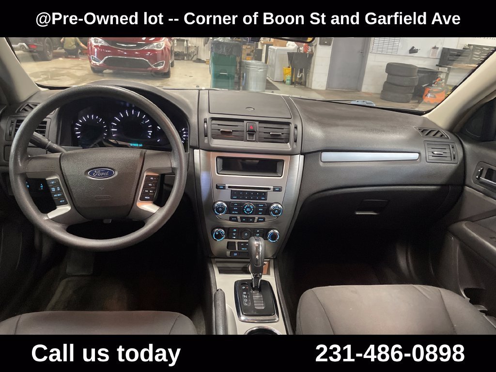 Used 2012 Gray Ford SE image 17