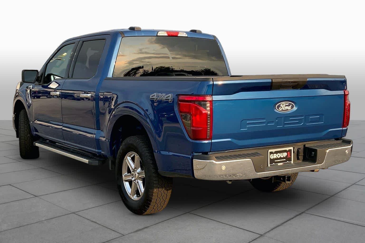 Used 2025 Atlas Blue Metallic Ford XLT image 12