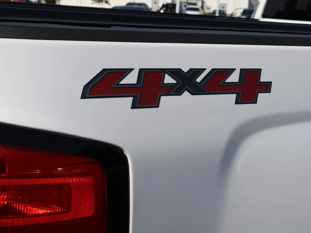 Used 2015 White Chevrolet Work Truck image 31
