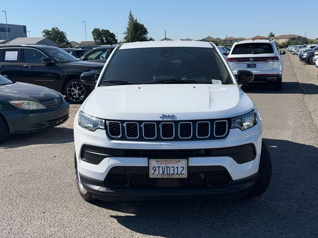 Used 2025 White Jeep Sport image 3
