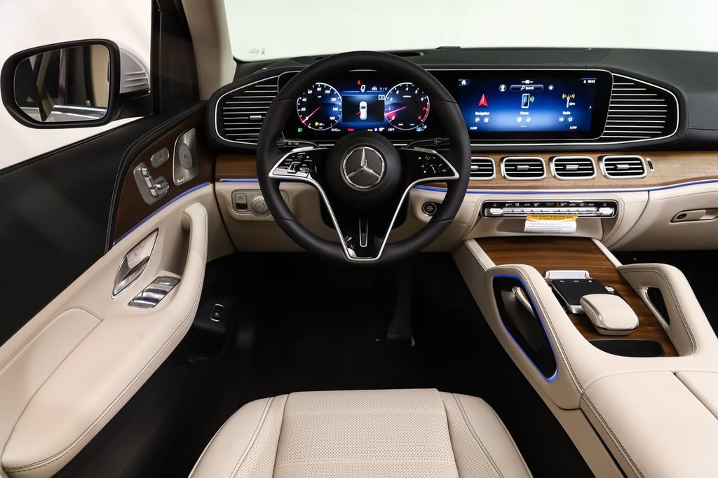 New 2026 MANUFAKTUR Moonlight White Metallic Mercedes-Benz GLE 350 image 31