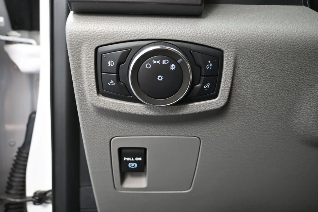 Used 2020 White Ford XLT image 30