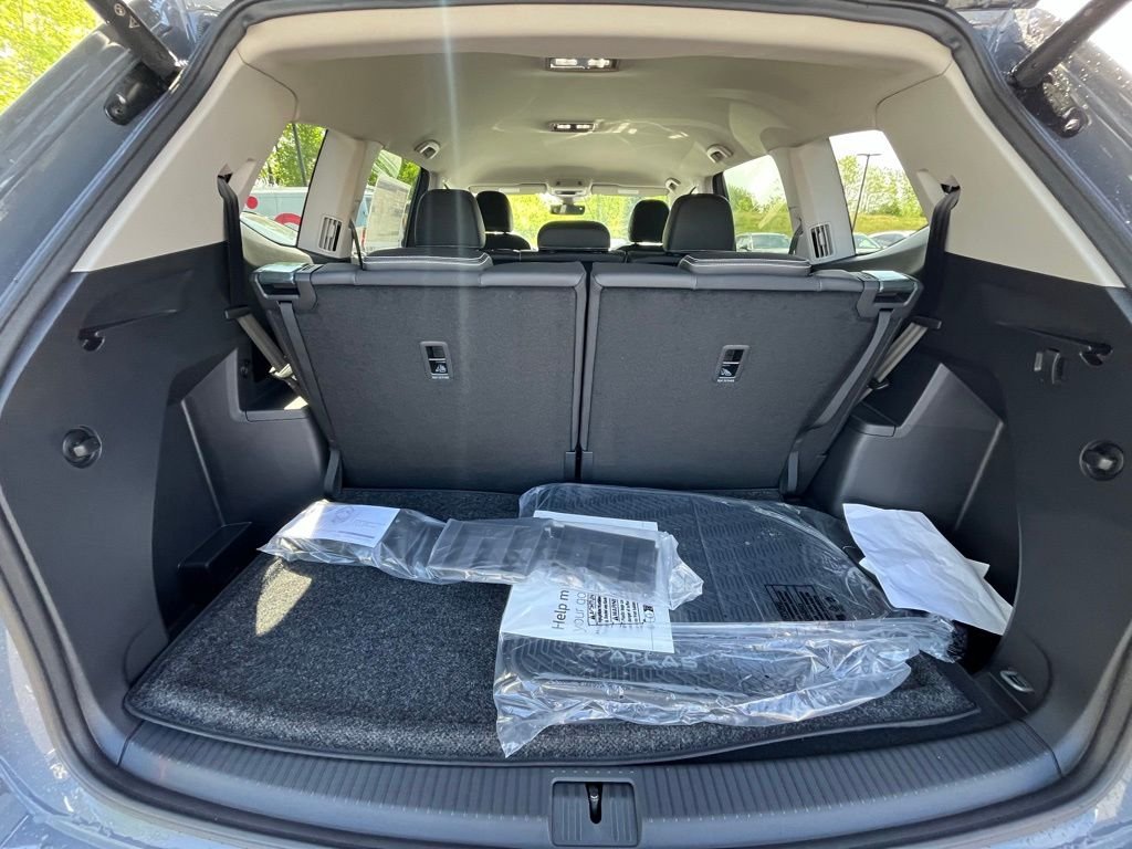 New 2026 Gray Volkswagen 2.0T SE w/Technology image 26