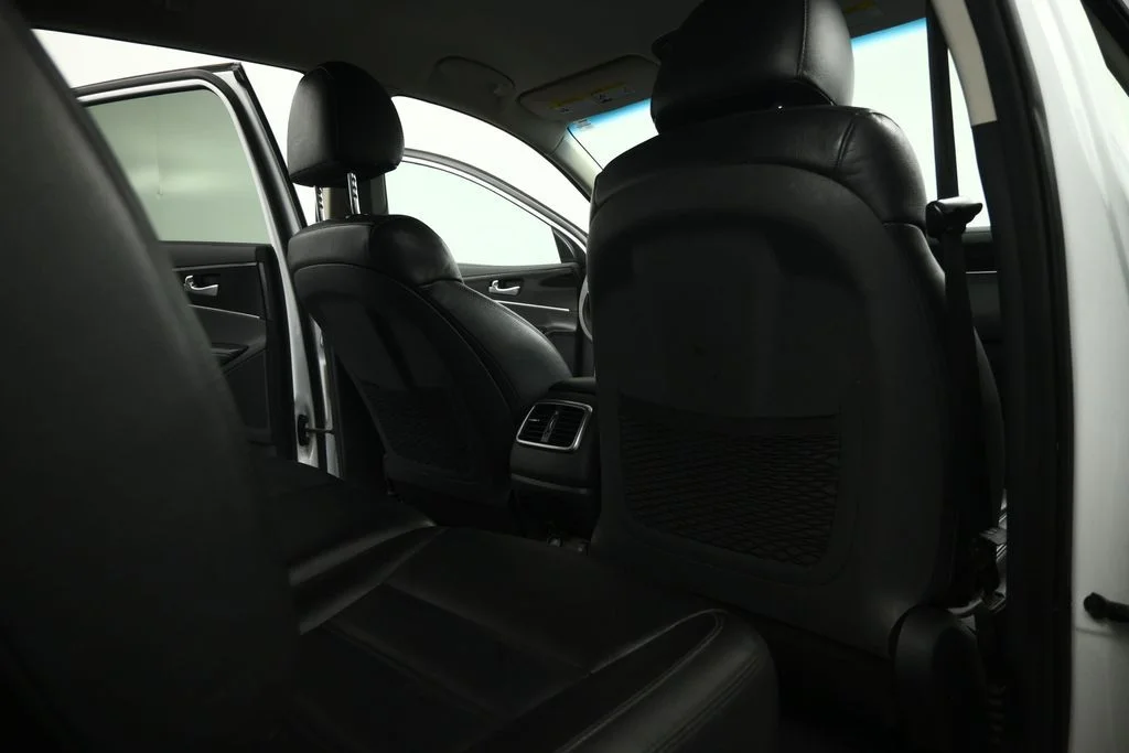 Used 2020 White Kia LX image 59