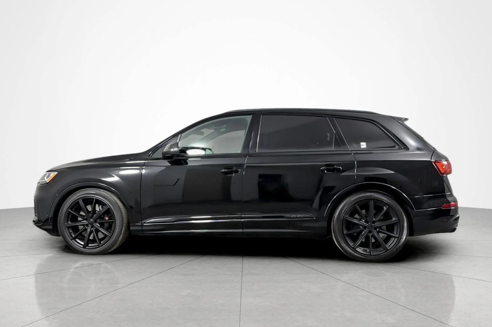 Used 2022 Mythos Black Metallic Audi Prestige 4.0 TFSI quattro image 2