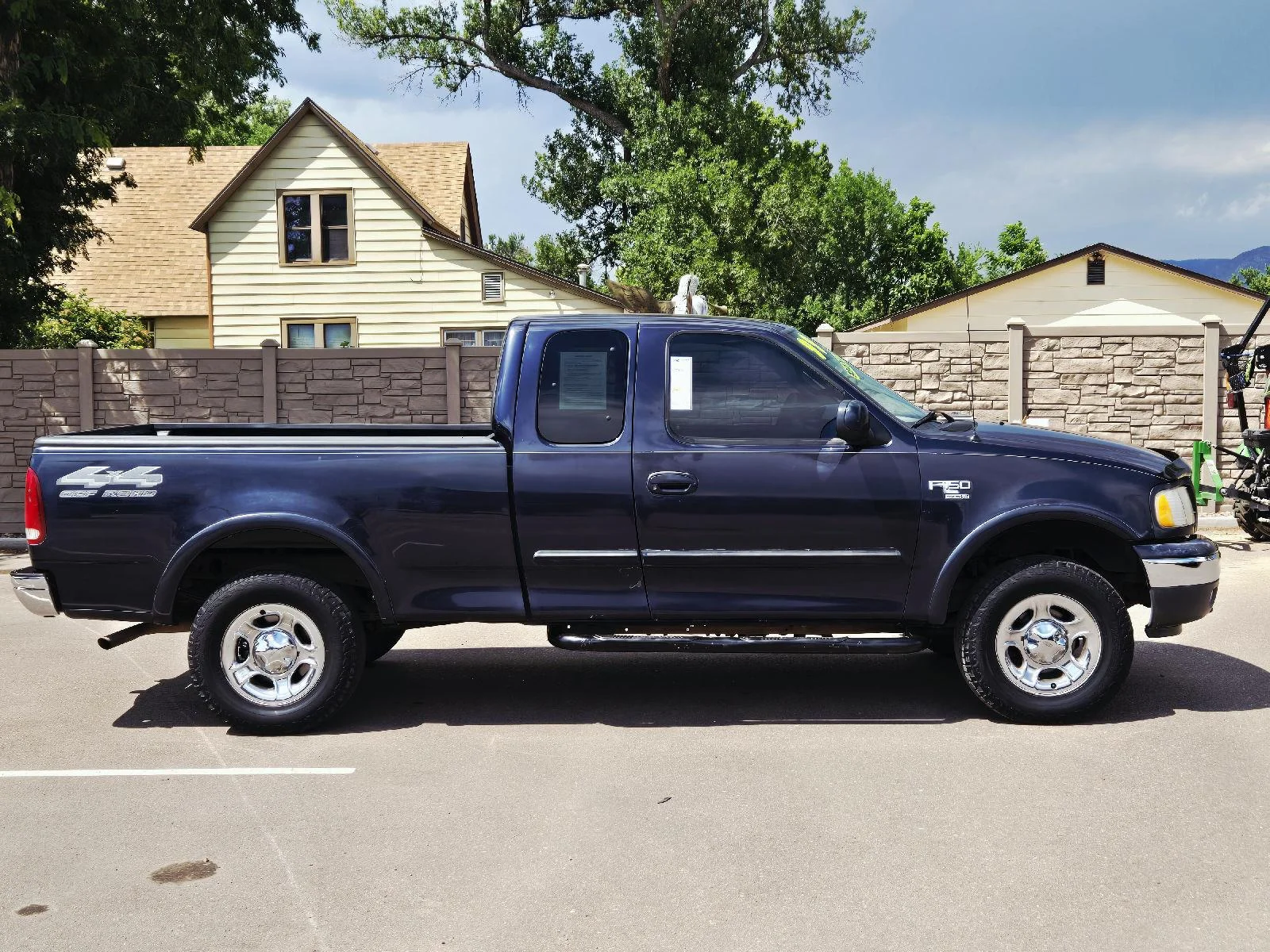 Used 1999 BLUE Ford Lariat image 4