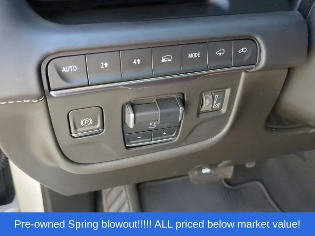 Used 2021 White Cadillac Sport Platinum image 27