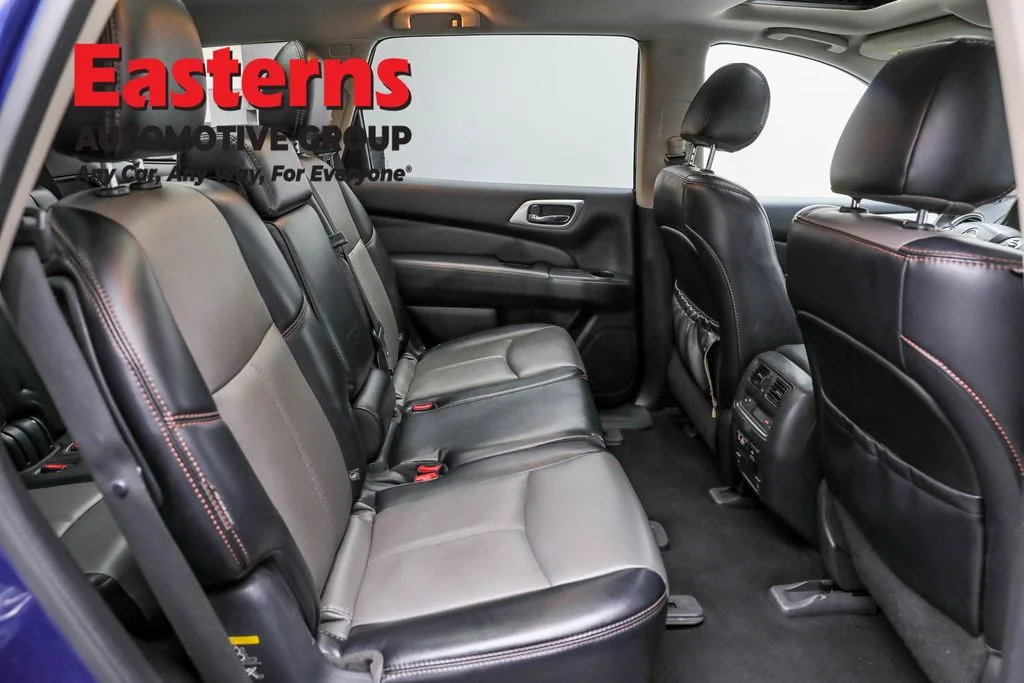 Used 2020 Blue Nissan SL image 23
