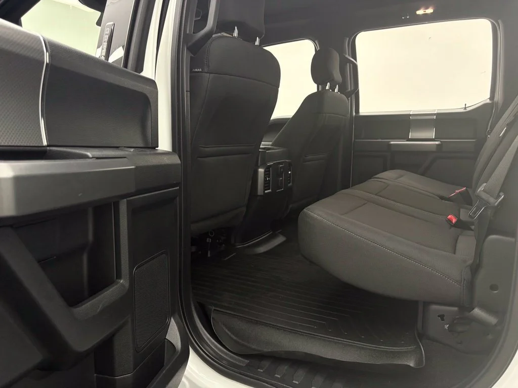 Used 2016  Ford XLT image 35