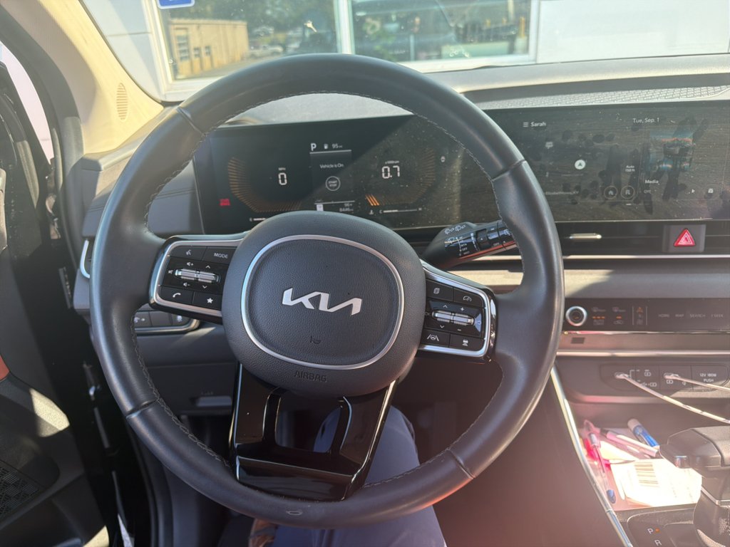 Used 2026 Aurora Black Pearl Kia EX image 3