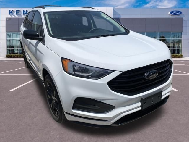Used 2022 White Ford SE image 3