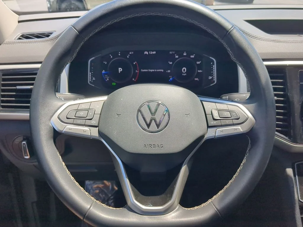 Certified Used 2022 White Volkswagen 3.6L V6 SE w/Technology image 31