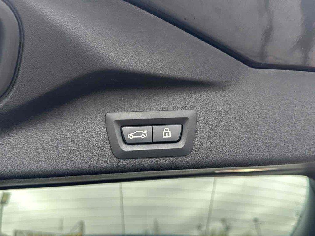 Used 2019 Black Sapphire Metallic BMW xDrive40i image 27