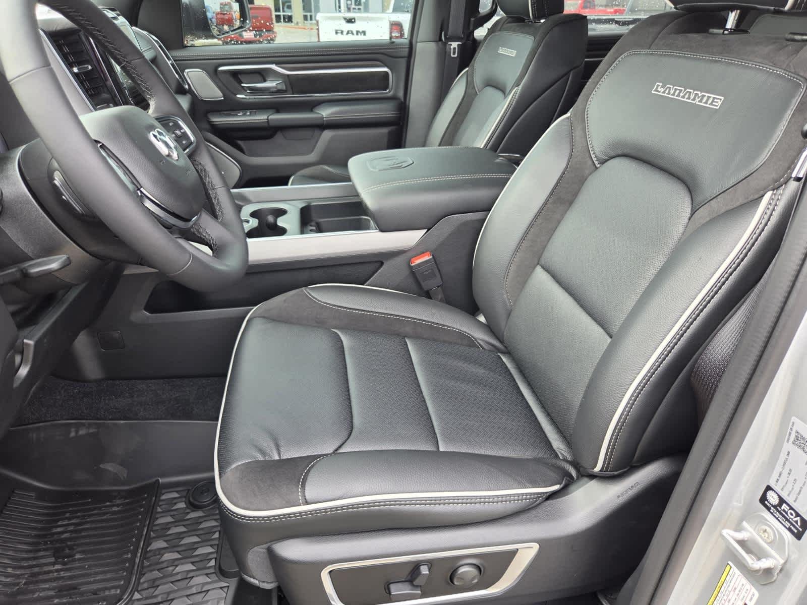 2027 RAM Ram 1500 Pickup Laramie - Photo 15