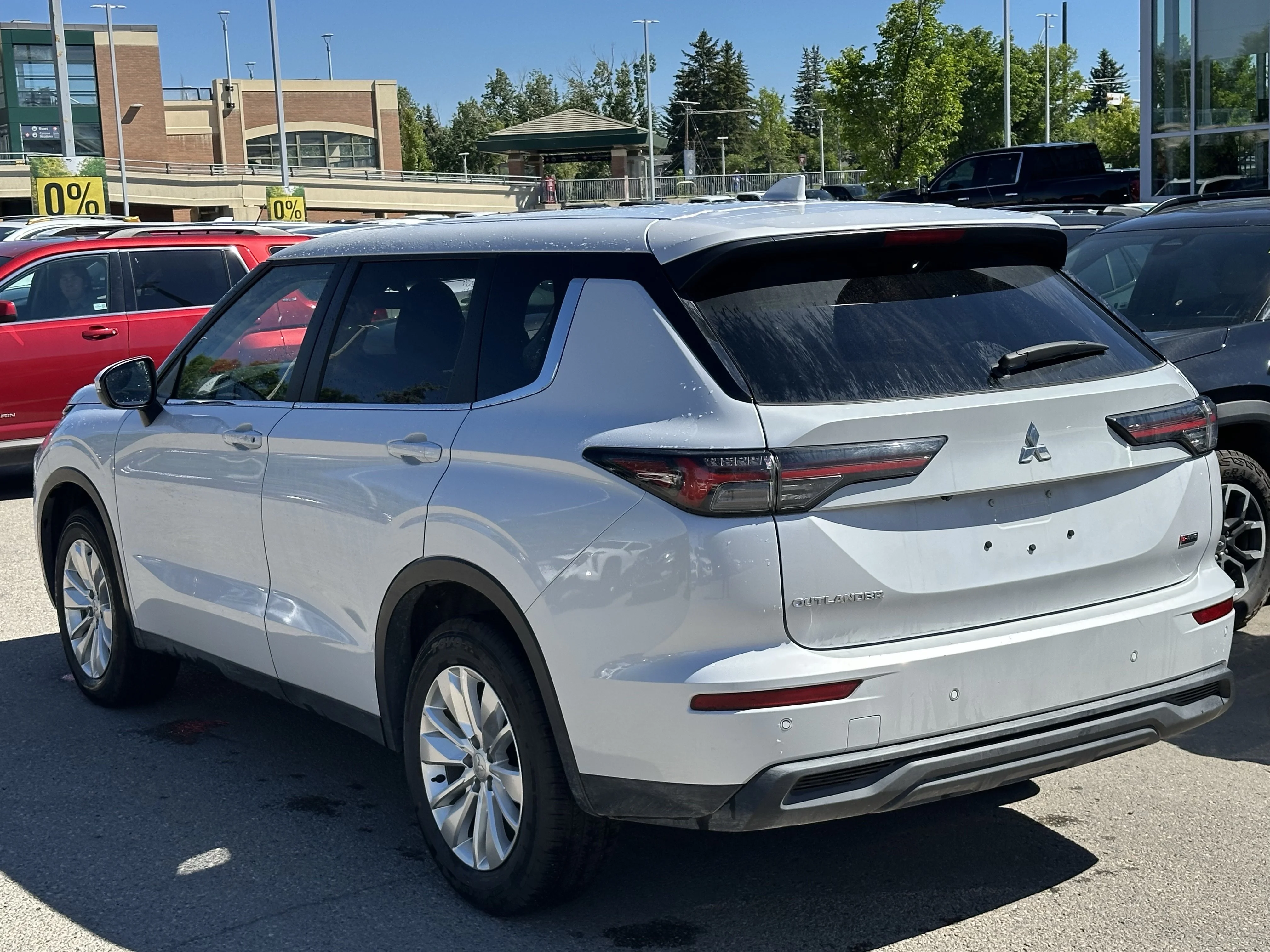 Certified Used 2025  Mitsubishi ES image 4