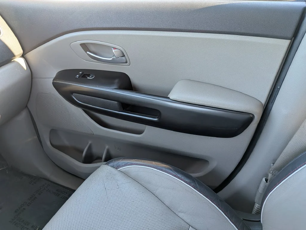 Used 2018 Platinum Graphite Kia LX image 12