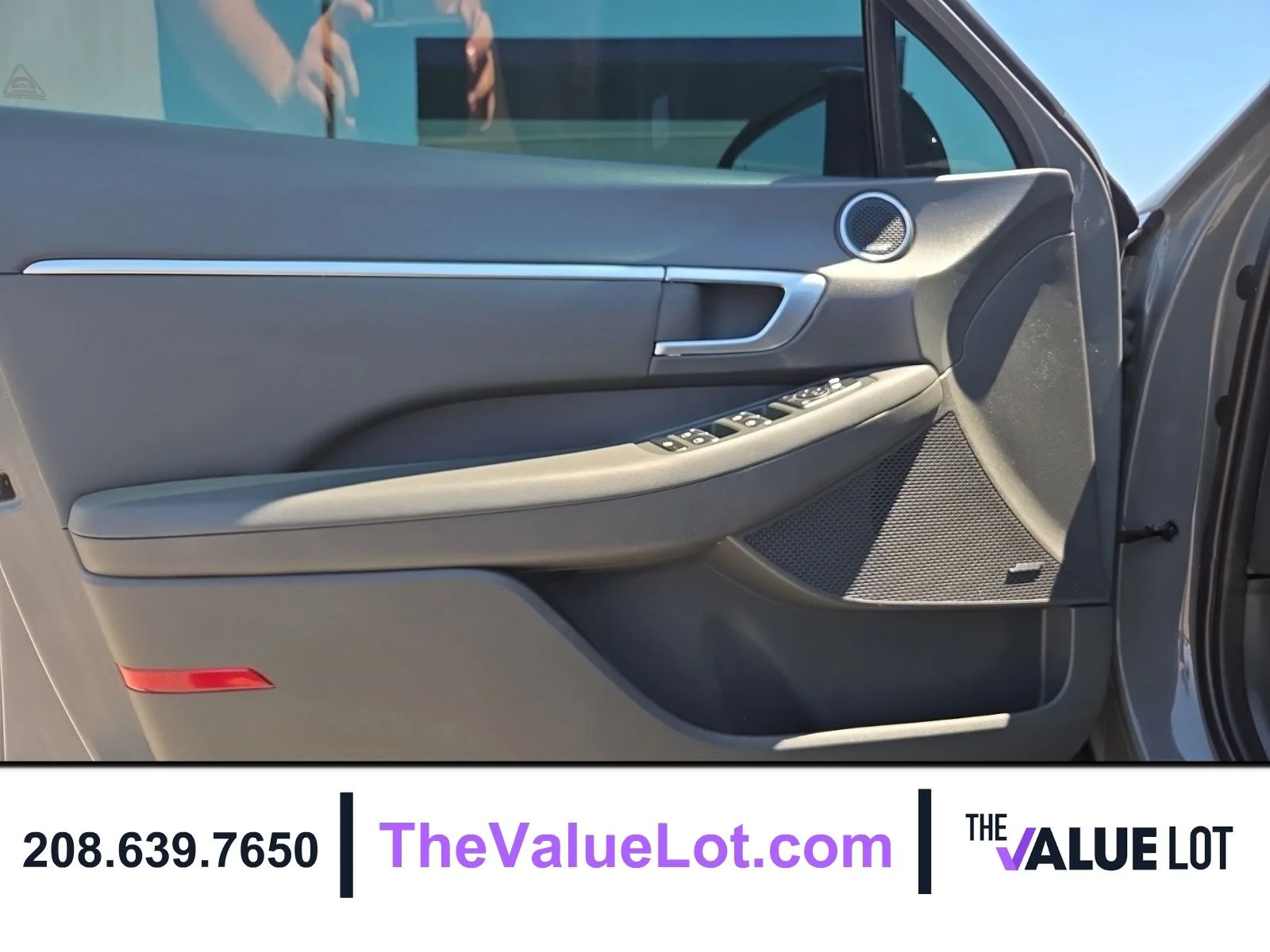 Used 2022 Gray Hyundai SEL Plus image 21