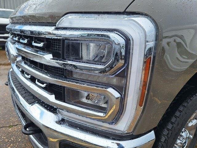 New 2026 Marsh Gray Ford F-250® Lariat® image 10