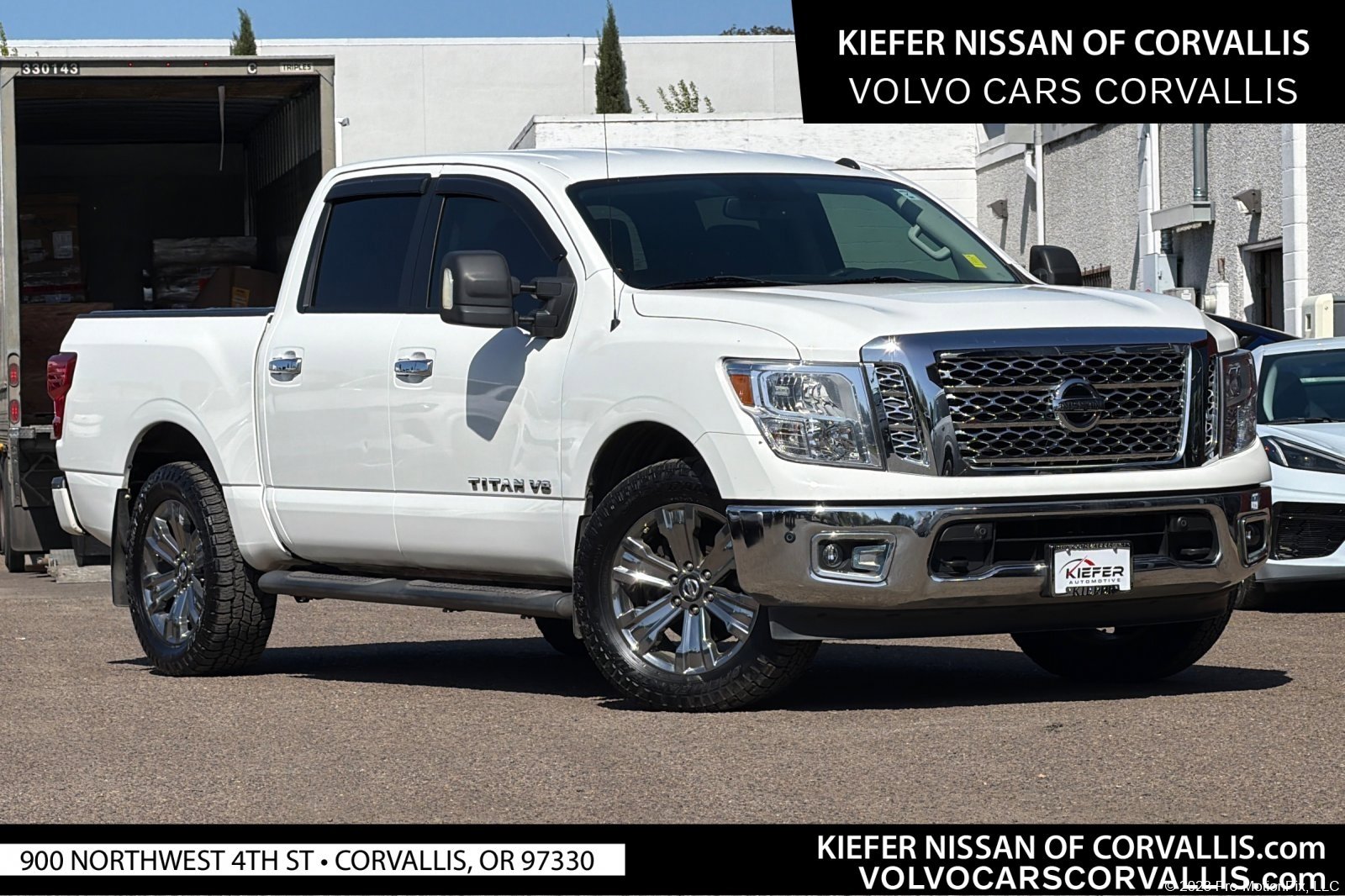 2019 Nissan Titan SV 4X4 Crew Cab's photo
