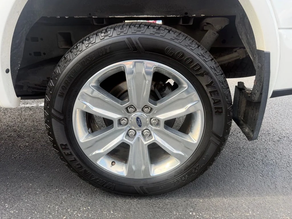 Certified Used 2017 White Platinum Tri-Coat Metallic Ford Platinum image 44