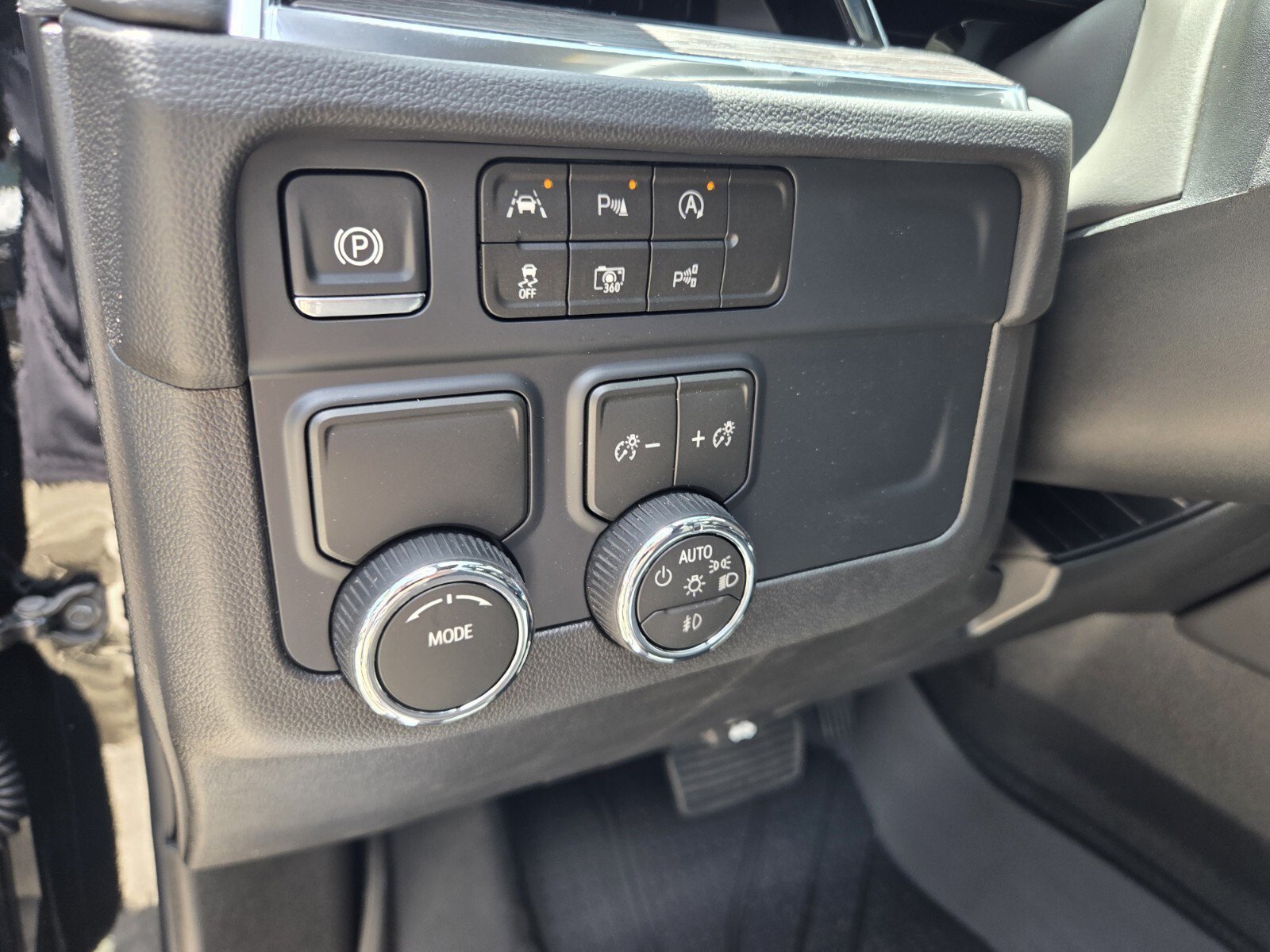 2026 Chevrolet Tahoe LT - Photo 25