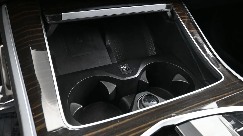 Used 2024 Black BMW xDrive40i image 25