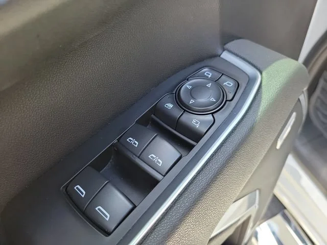 2025 Chevrolet Silverado 1500 LTZ - Photo 22