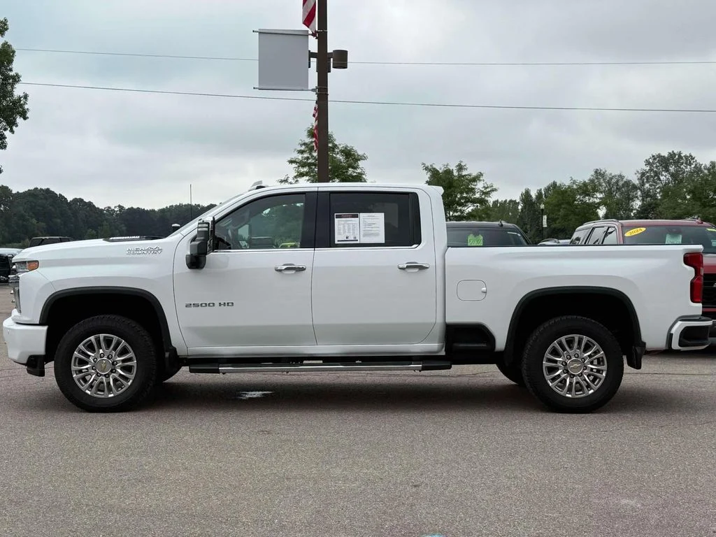 Used 2021 White Chevrolet High Country image 8