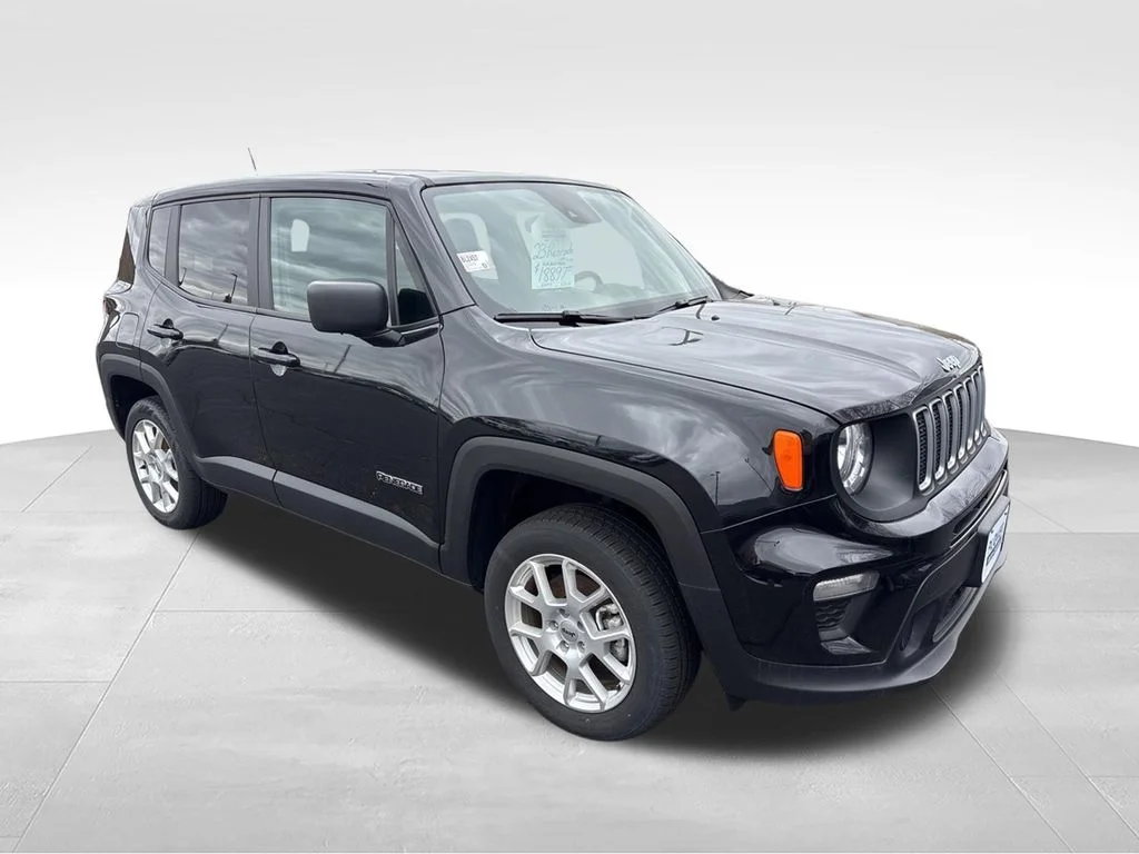 Used 2023 Black Clearcoat Jeep Latitude image 8