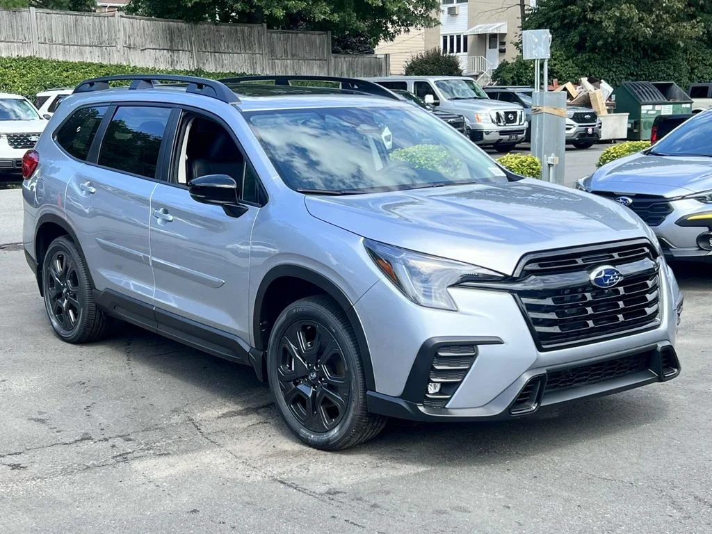 Used 2025 Ice Silver Metallic Subaru Onyx Edition Touring image 2